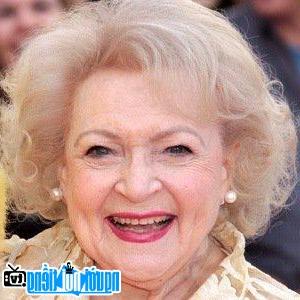 A New Picture Of Betty White- Famous TV Actress Oak Park- Illinois