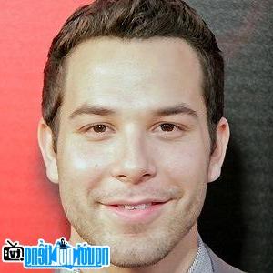 Latest Picture Of Actor Skylar Astin