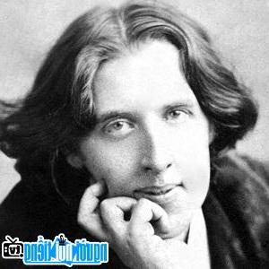 Một hình ảnh chân dung của Tiểu thuyết gia Oscar Wilde