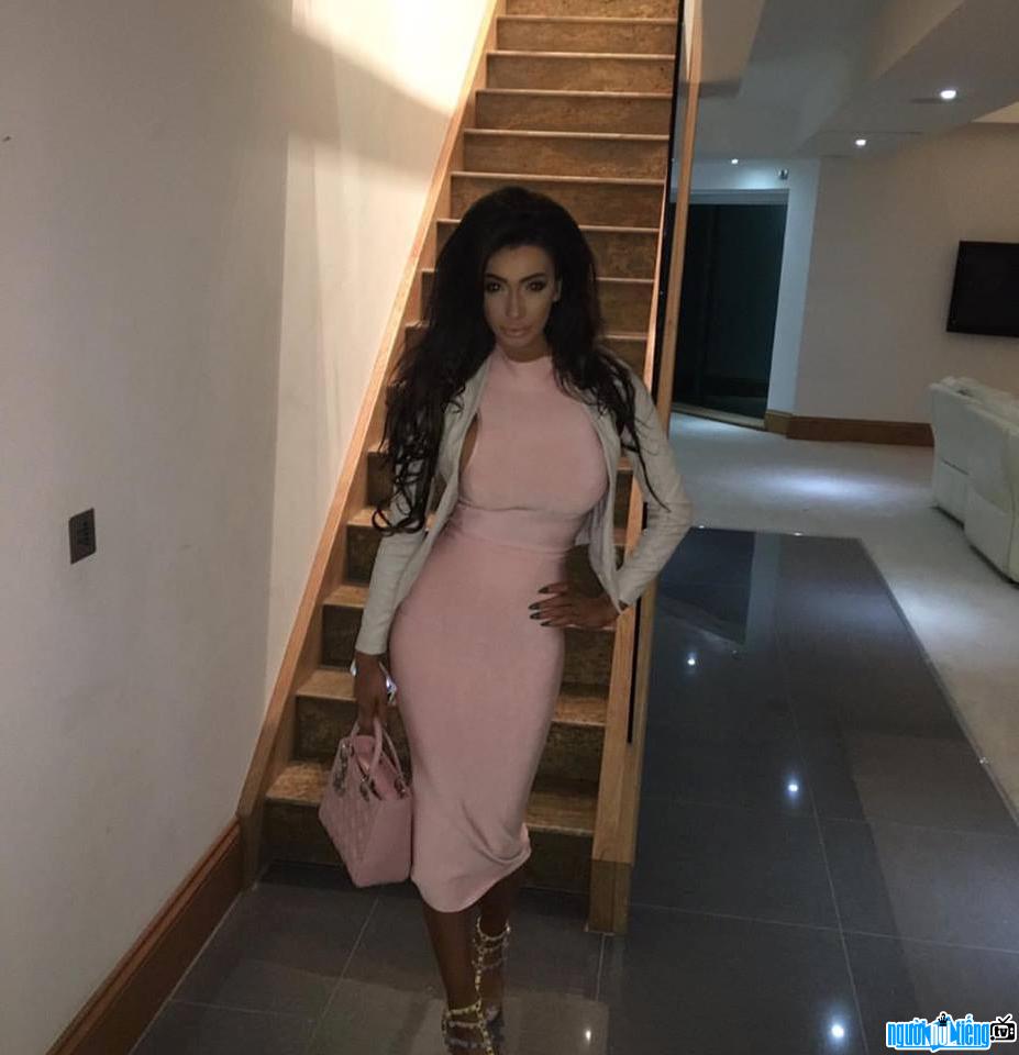 The latest pictures of model Chloe Khan