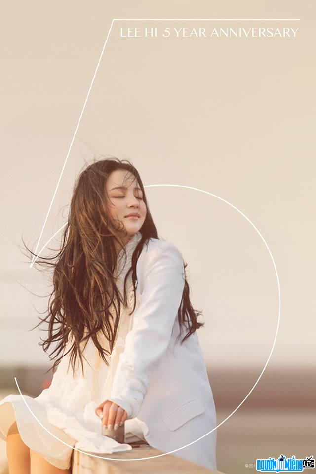  Celebrating 5 years of singing by singer Lee Hi