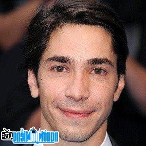 A new photo of Justin Long- Famous actor Fairfield- Connecticut