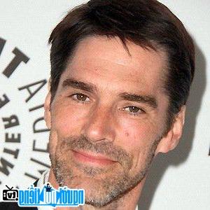 A Portrait Picture of Male TV actor Thomas Gibson