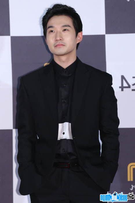 Hình ảnh diễn viên Ryu Deok Hwan tại một sự kiện