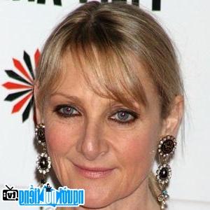 A portrait picture of TV Actress Lesley Sharp picture