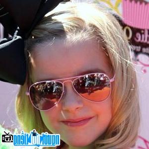 Latest Picture of Television Actress McKenna Grace