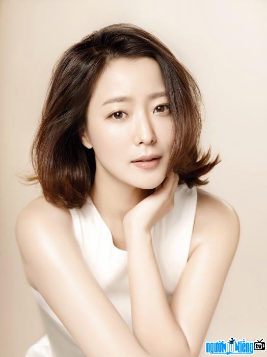 Kim Hee-Sun is a beautiful young woman