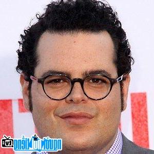 Latest Picture of Stage Actor Josh Gad