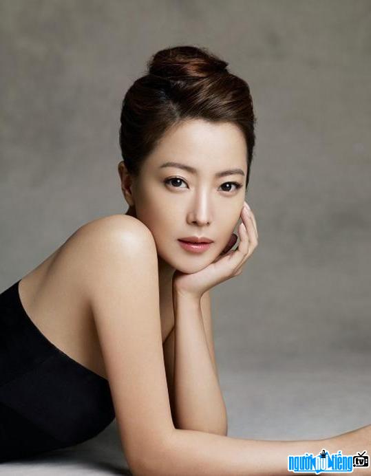 Latest pictures of actress - model Kim Hee-Sun