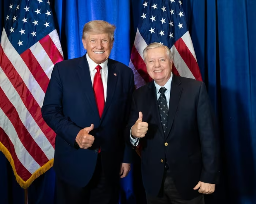 Chính trị gia Lindsey Graham và Tổng thống Donald Trump