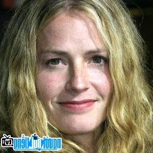 Image of Elisabeth Shue