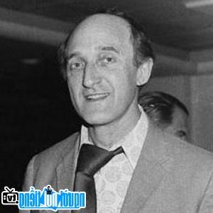 Image of Ron Moody