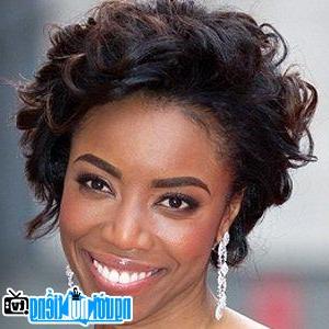 R&B Singer Heather Headley Latest Picture