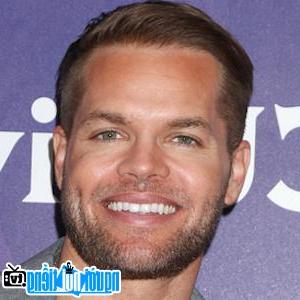 A portrait picture of Television actor picture of Wes Chatham
