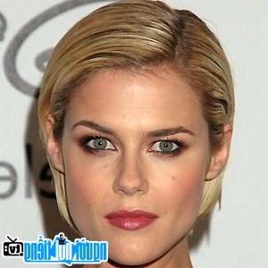 Latest Picture Of Actress Rachael Taylor