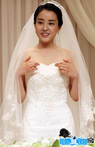 Actor Park Eun-hye's picture at her wedding
