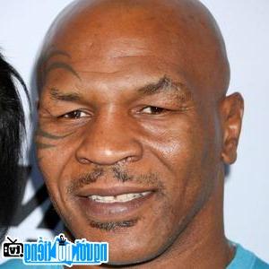 Mike Tyson võ sĩ lắm tài nhiều tật