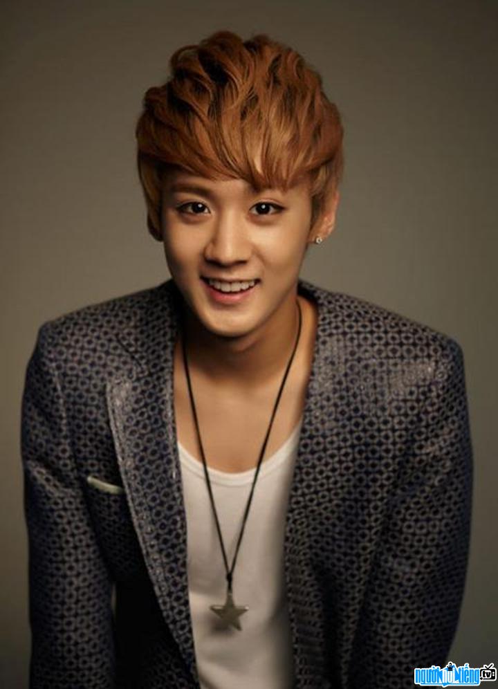 Picture of singer Chunji is handsome and cute