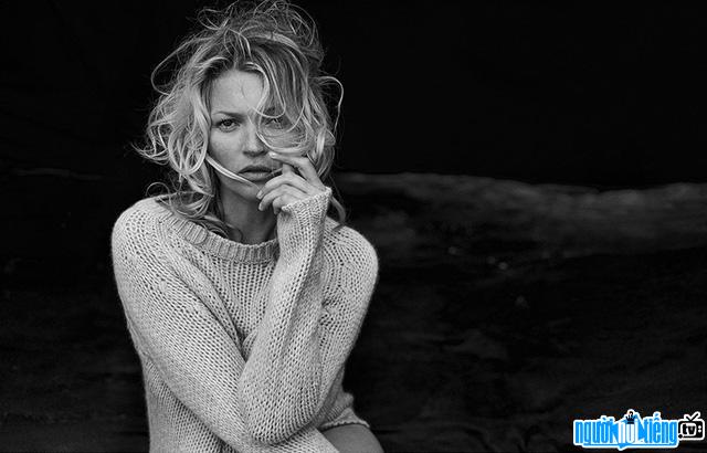 A Portrait Picture Of Kate Moss Model