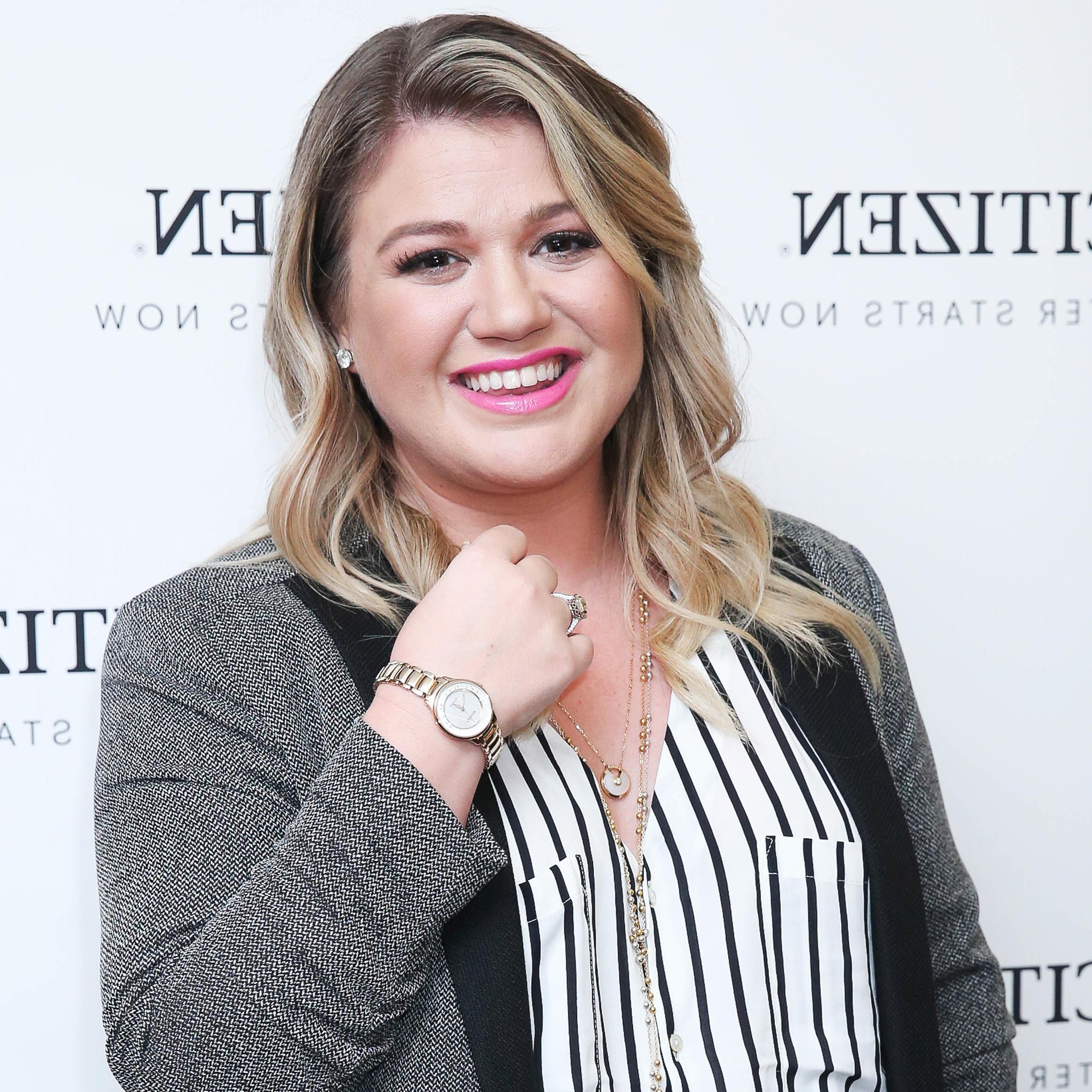 The latest photo of singer Kelly Clarkson