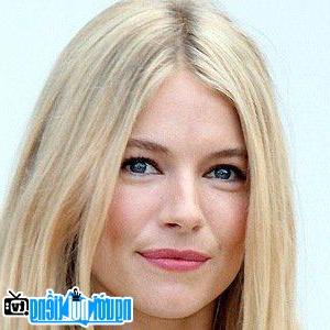 Latest Picture Of Actress Sienna Miller
