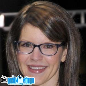 Latest Picture Of Pop Singer Lisa Loeb