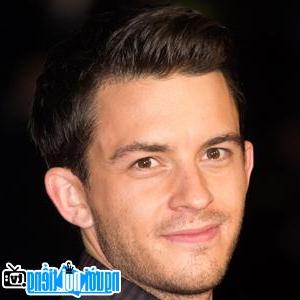 Latest picture of TV Actor Jonathan Bailey