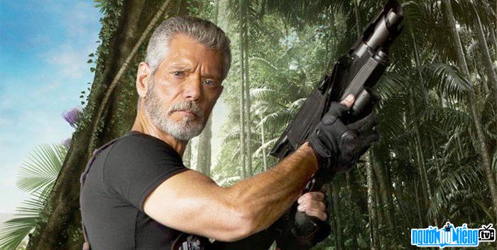 Image of Stephen Lang