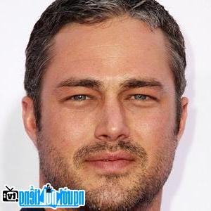 A Portrait Picture of Television Actor Taylor Kinney picture