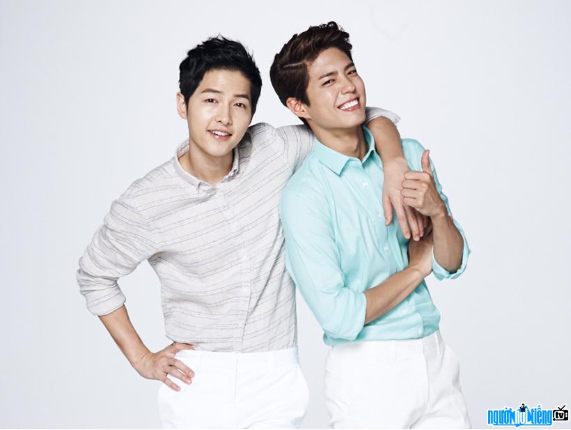 Bức ảnh Song Joong-ki và Park Bo Gum