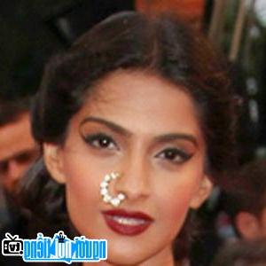 Latest Picture Of Sonam Kapoor Actress