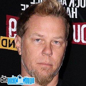 Một hình ảnh chân dung của Ca sĩ nhạc rock metal James Hetfield
