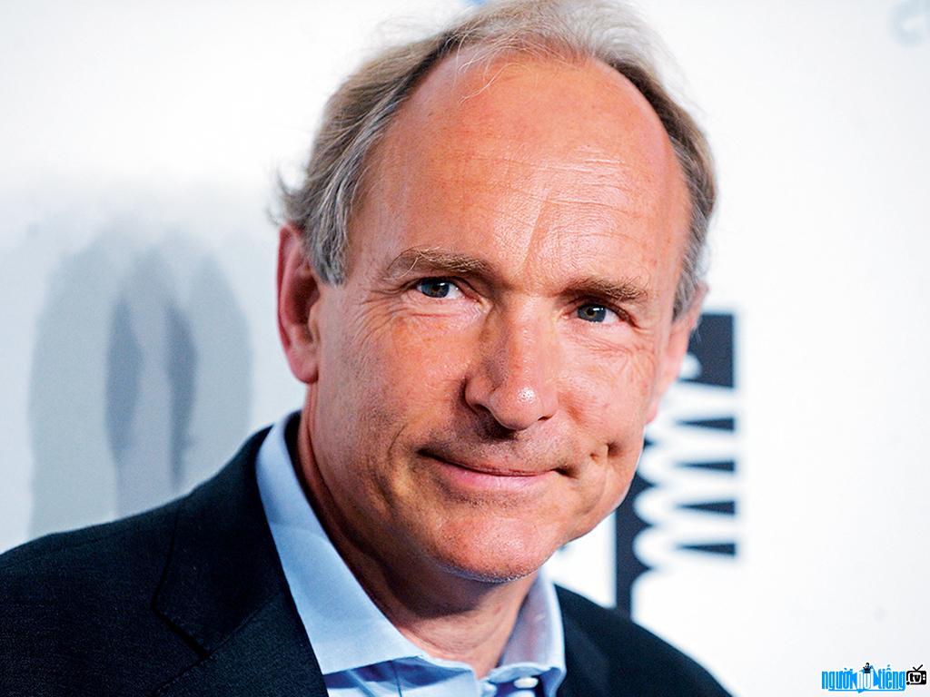 Một hình ảnh chân dung khác về Nhà khoa học Tim Berners Lee