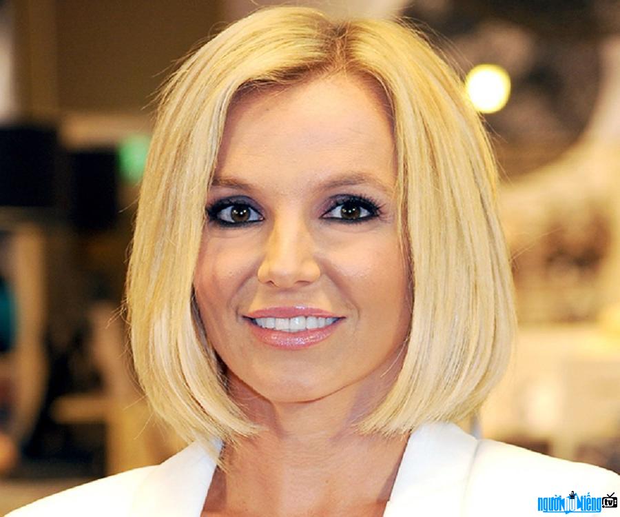 Britney Spears đã lập nhiều kỷ lục nhất trong lĩnh vực âm nhạc