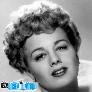 Image of Shelley Winters
