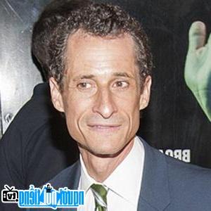 A new photo of Anthony Weiner- Famous politician Brooklyn- New York