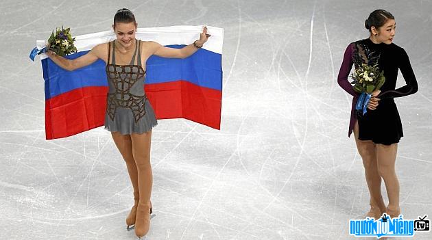 Sotnikova vượt qua VĐV trượt băng Hàn Quốc Kim Yuna giành HCV