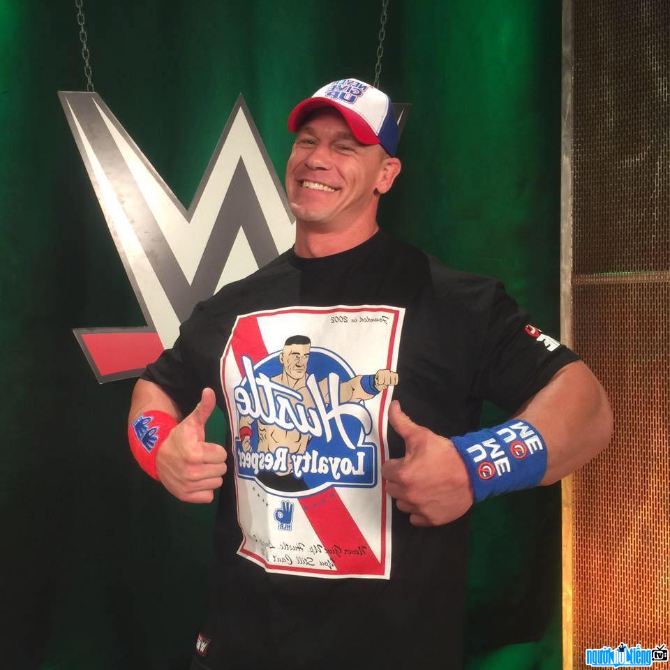 John Cena là vận động viên vật nổi tiếng thế giới