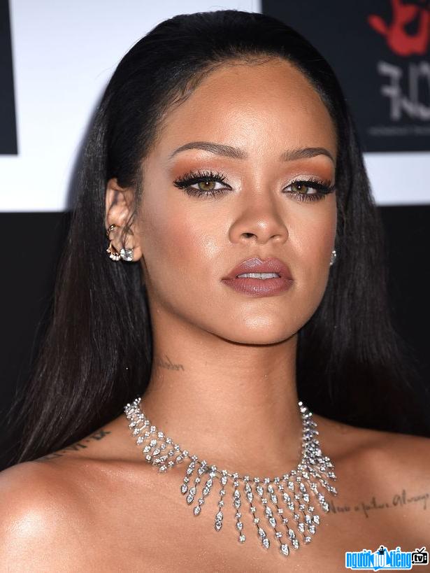 Một bức ảnh mới về Rihanna- Ca sĩ nhạc pop nổi tiếng Barbados