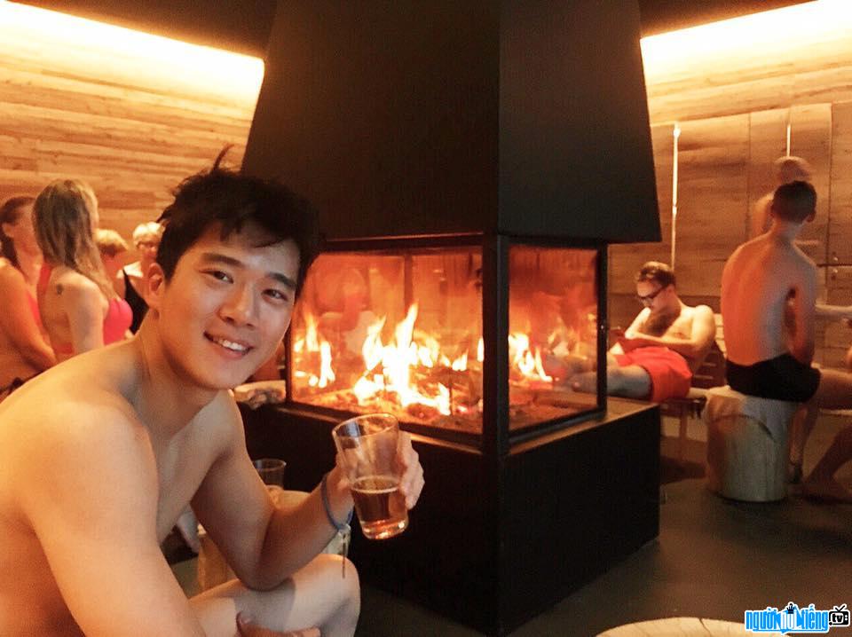 Actor Ha Seok-jin's image in a his recent trip