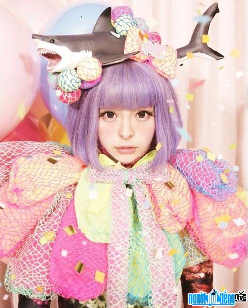 Female singer Kyary Pamyu Pamyu is known by the media as Cong Harajuku pop god