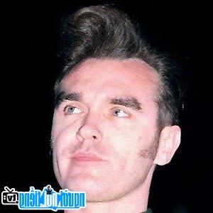Một hình ảnh chân dung của Ca sĩ nhạc Rock Morrissey