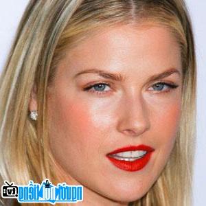 Image of Ali Larter