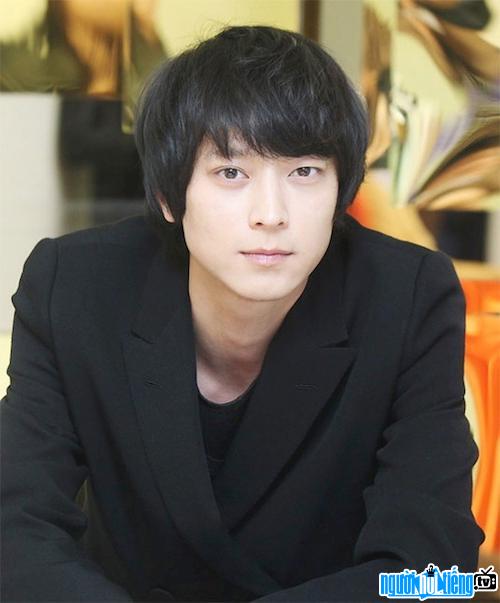 Image of Kang Dong-won