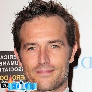 A new picture of Michael Vartan- Famous French TV actor