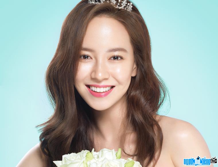 Song Ji-hyo is beautiful in bridal photos