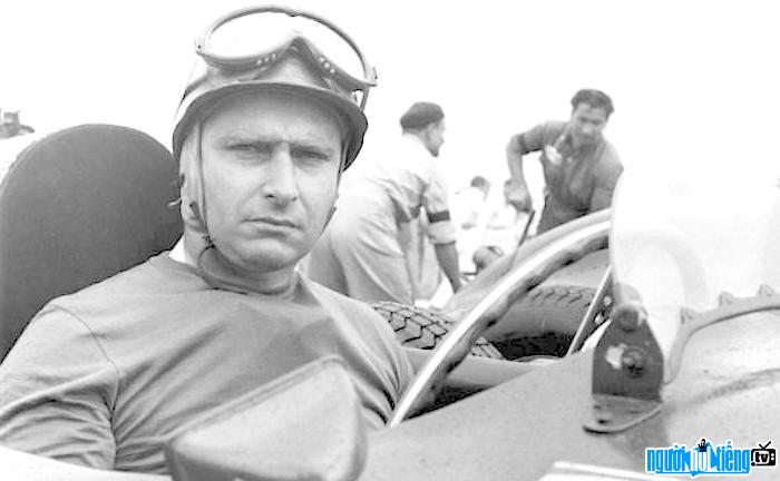 Tay đua cự phách Juan Manuel Fangio.