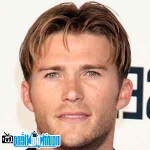 Latest Picture of Actor Scott Eastwood