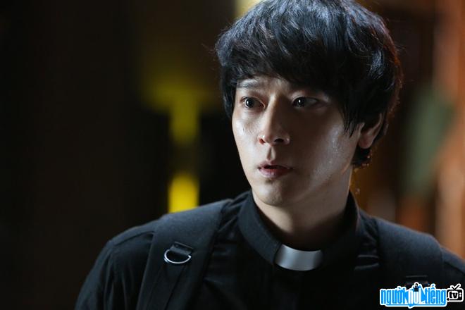 Hình ảnh nam diễn viên Kang Dong-won trong một vai diễn của anh
