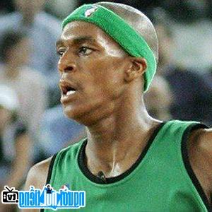 Một hình ảnh chân dung của Cầu thủ bóng rổ Rajon Rondo